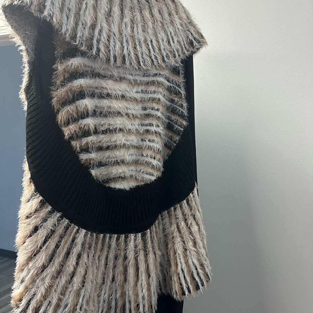 Plus size vest - Picture 2 of 5